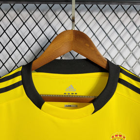 Real Madrid Goalkeeper Jersey Yellow 11/12 - Retro Version