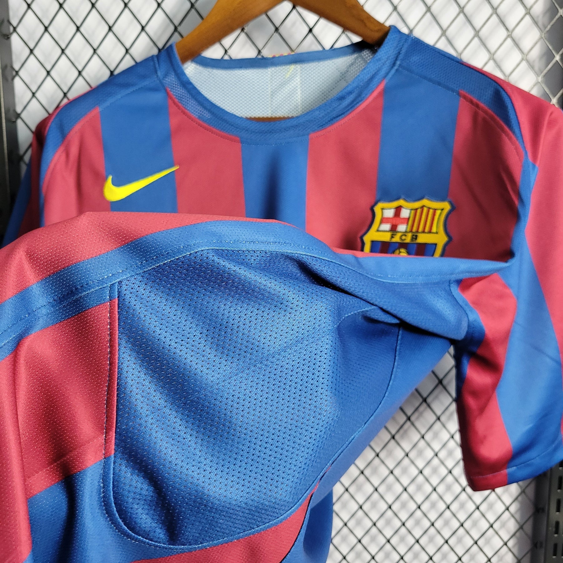 Barcelona Home Shirt 2006 - Retro Version