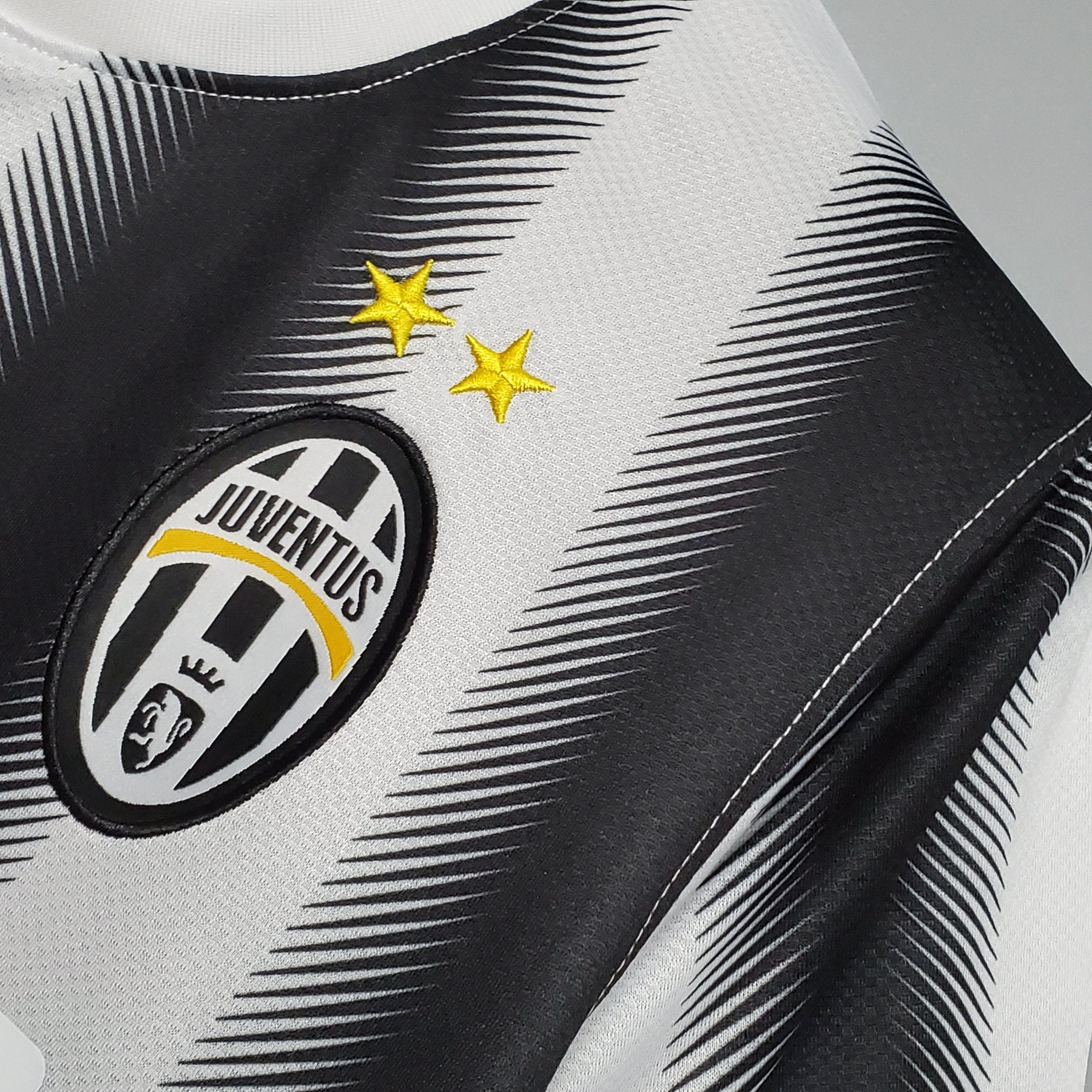 Juventus Home Jersey 11/12 - Retro Version