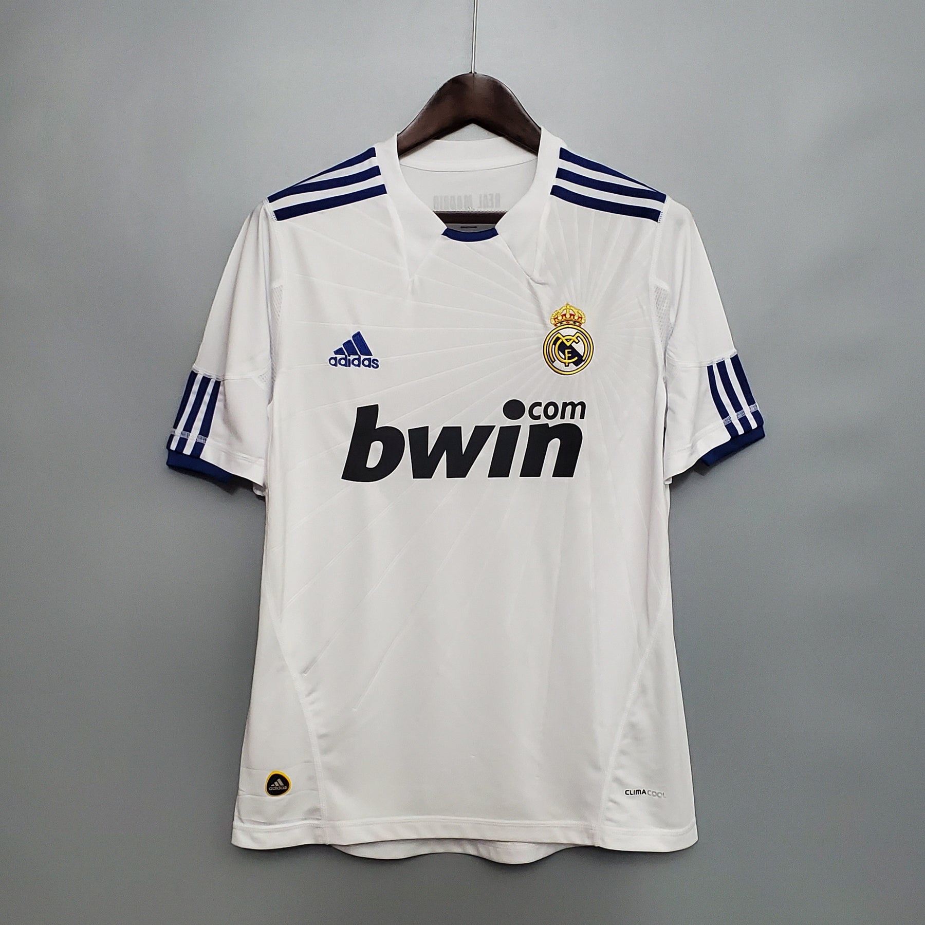 Real Madrid Home Jersey 10/11 - Retro Version