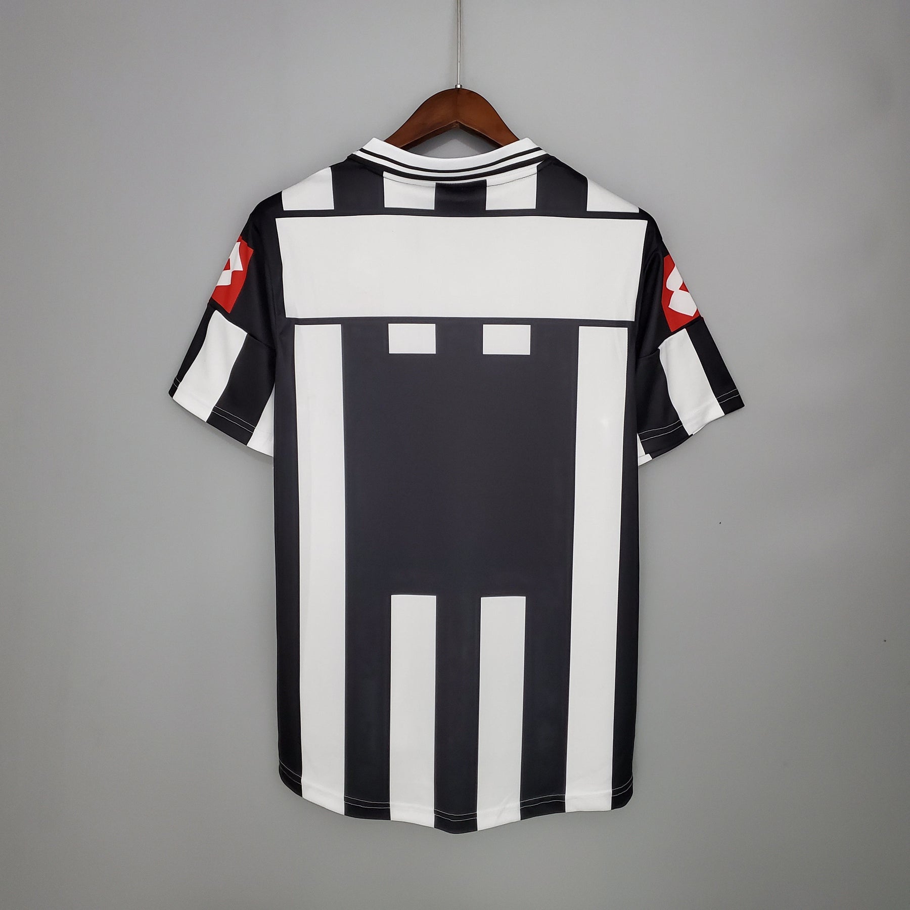 Juventus Home Jersey 01/02 - Retro Version