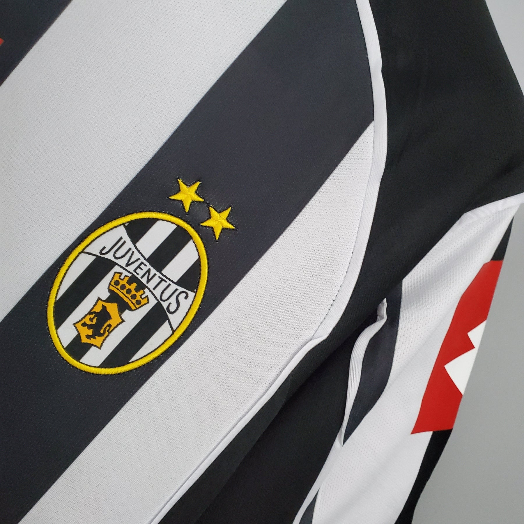 Juventus Home Jersey 02/03 - Retro Version