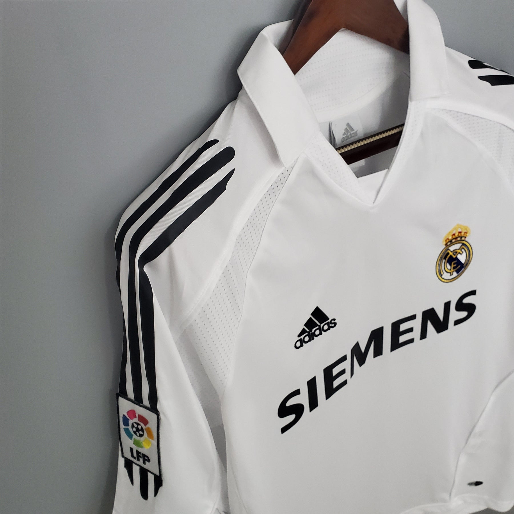 Real Madrid Home Jersey 05/06 - Retro Version