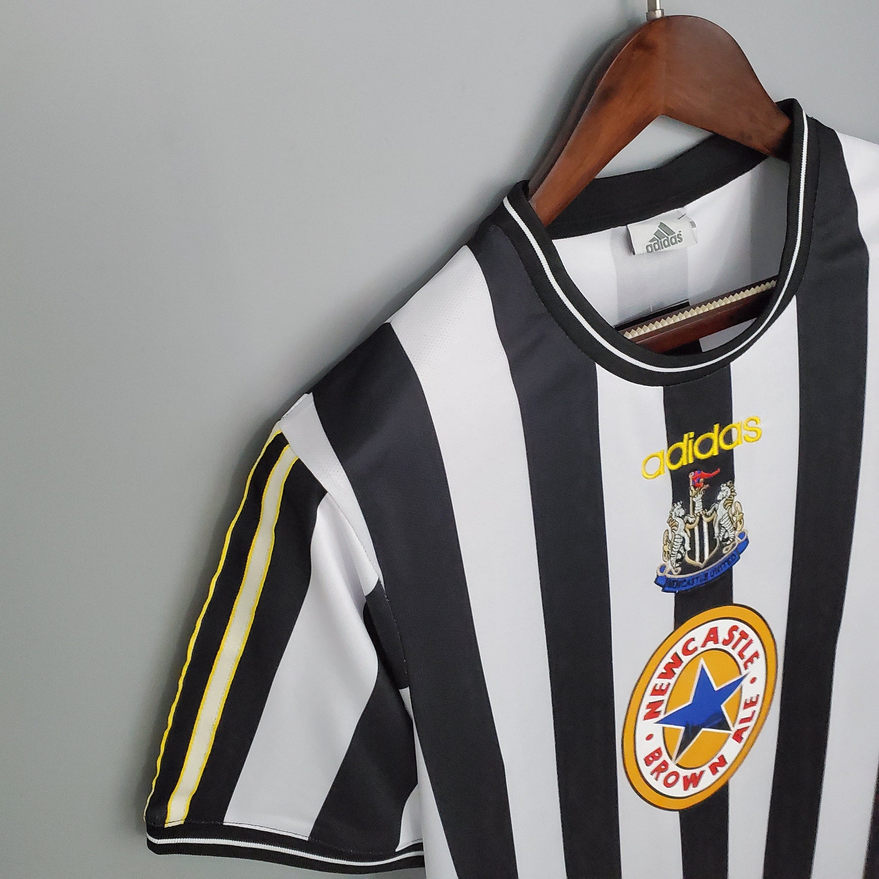 Newcastle Home Shirt 97/99 - Retro Version