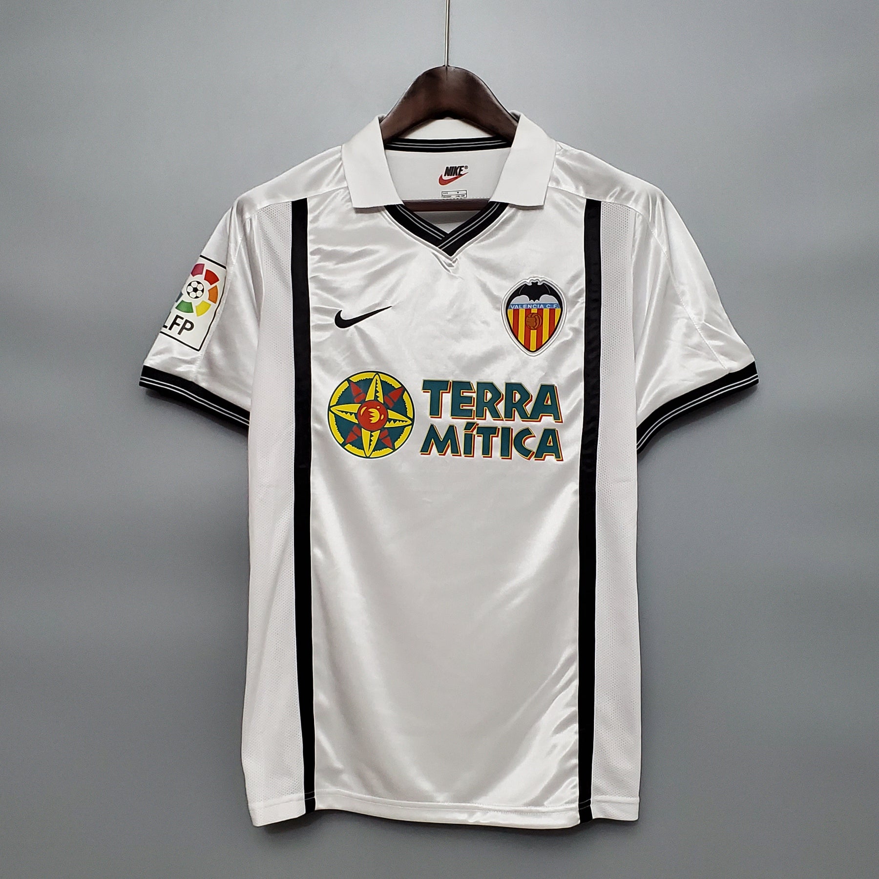 Valencia Home Jersey 01/02 - Retro Version