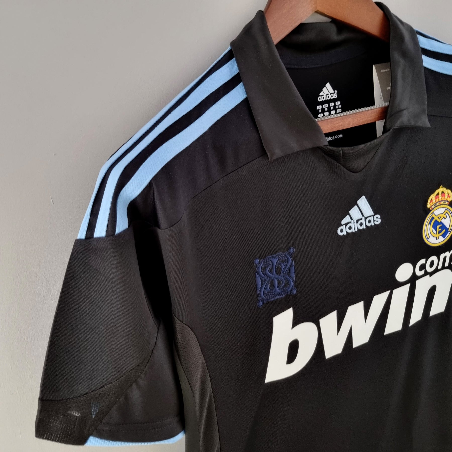 Real Madrid Reserve Jersey 09/10 - Retro Version