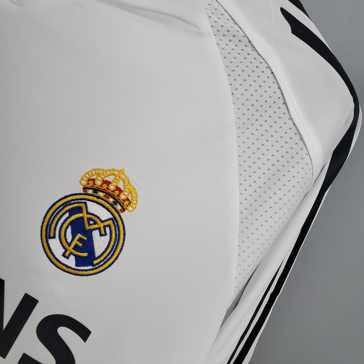 Real Madrid Home Jersey 05/06 - Long Sleeve Retro Version