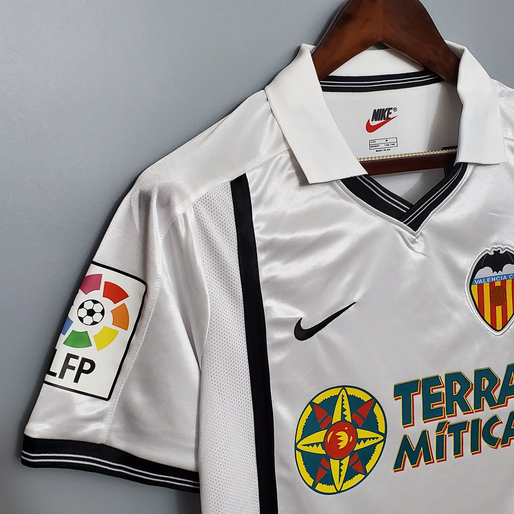 Valencia Home Jersey 01/02 - Retro Version