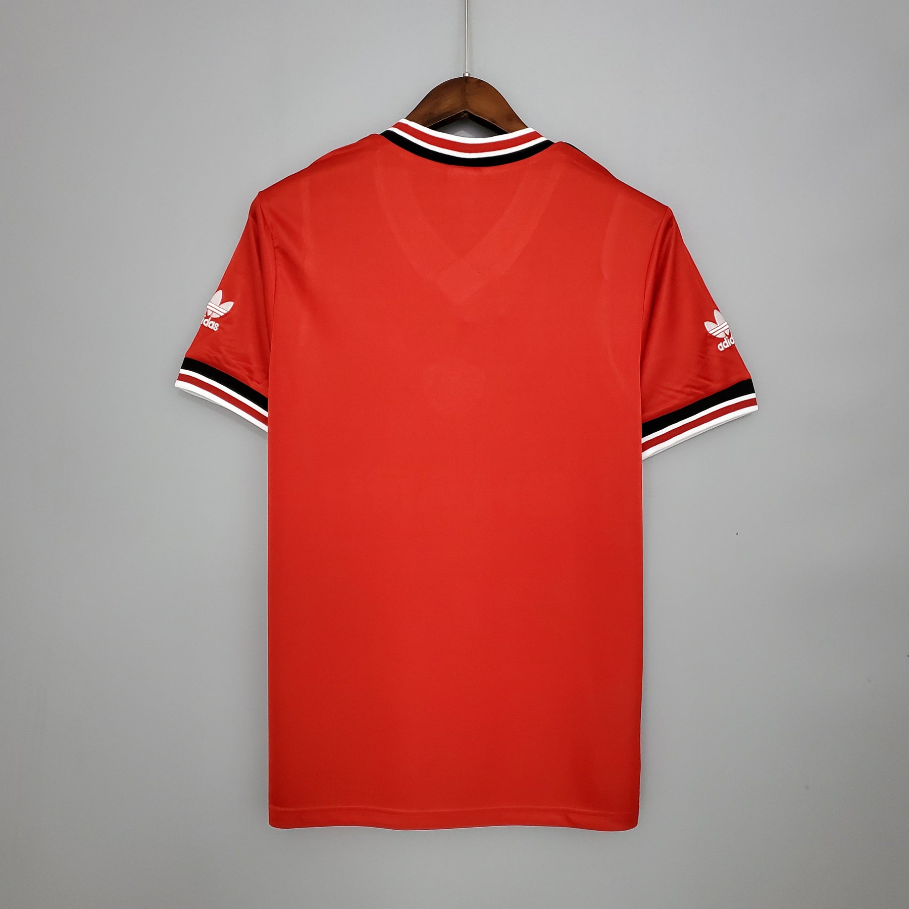 Manchester United Home Jersey 85/86 - Retro Version