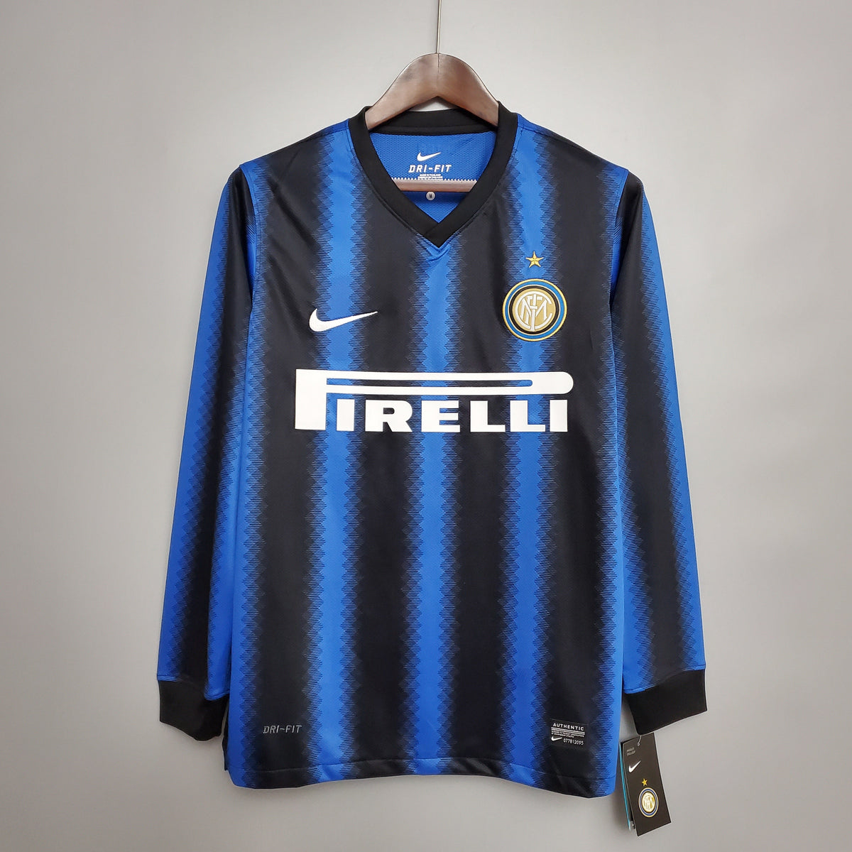 Inter Milan Home Shirt 10/11 - Retro Version Long Sleeve